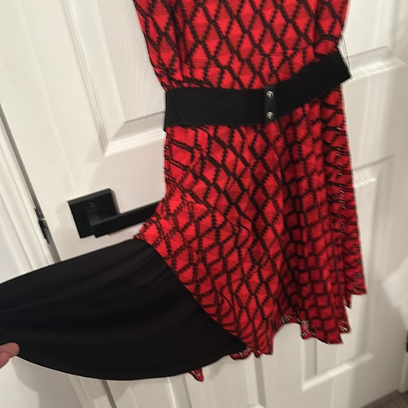 “Laura” cocktail dress Red/black with black elastic belt. Fully lined. Worn once - Picture 4 of 7